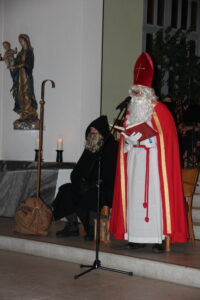 St. Nikolaus-Feier in der Kirche und auf dem Begegnungsplatz